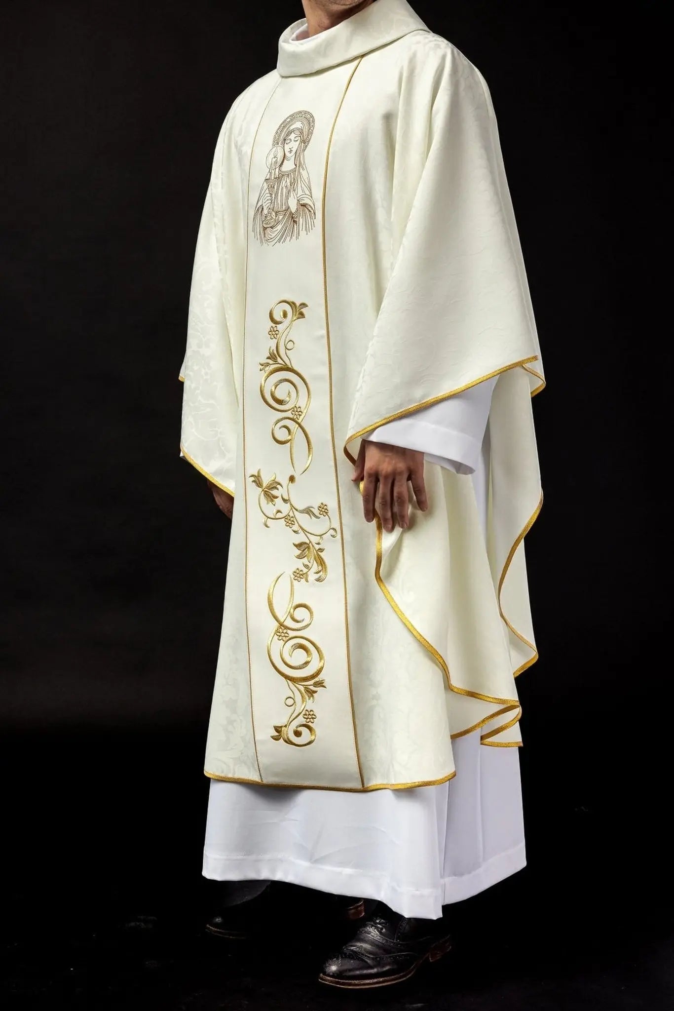 Embroidered chasuble with the image of Our Lady of Thunder