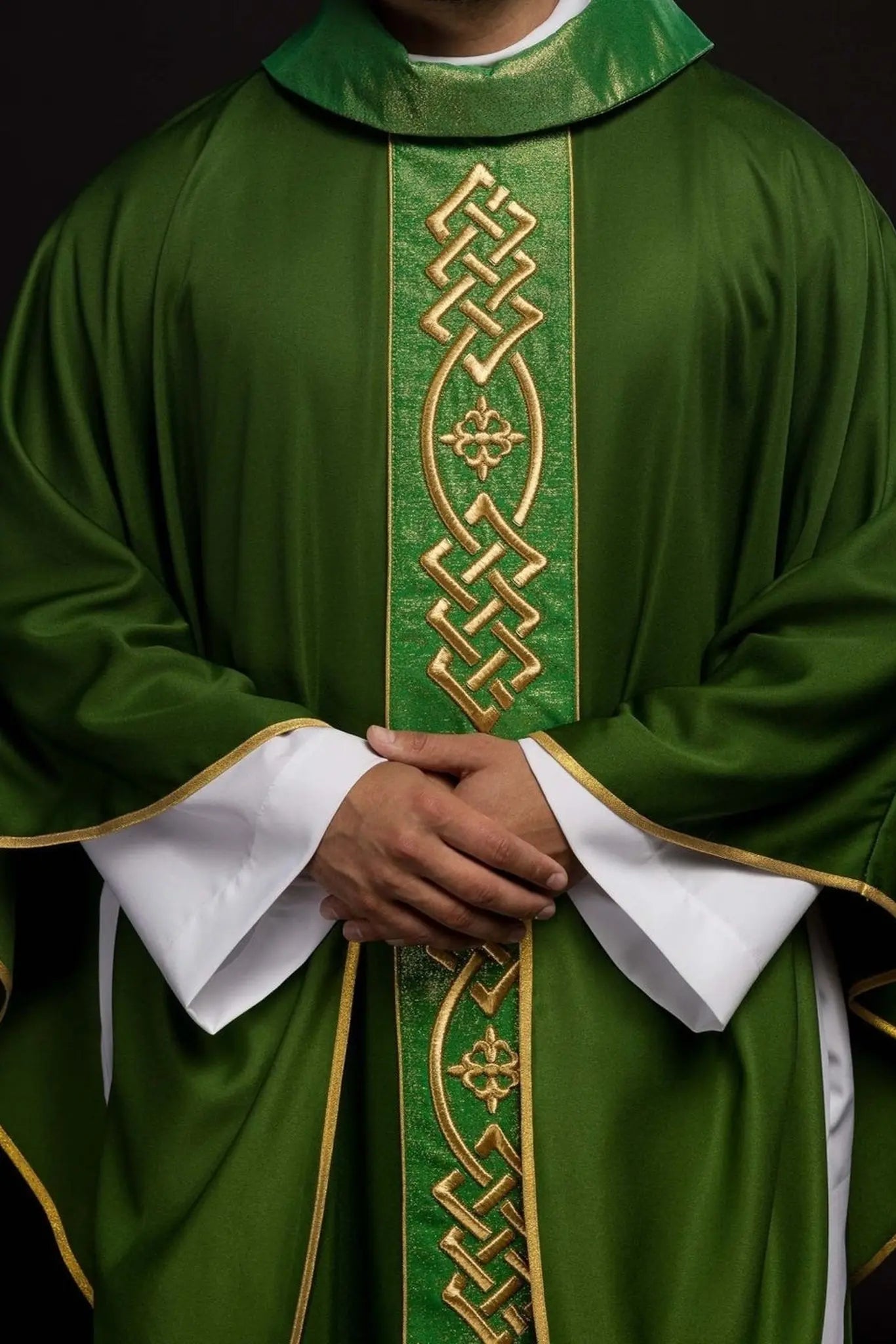 Embroidered chasuble Green Decorative Belt with Crosses