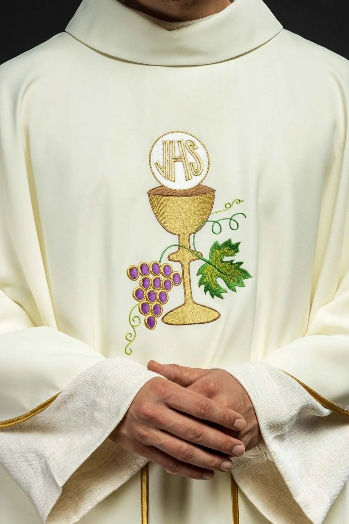 Chasuble chalice Cross and grapes ecru