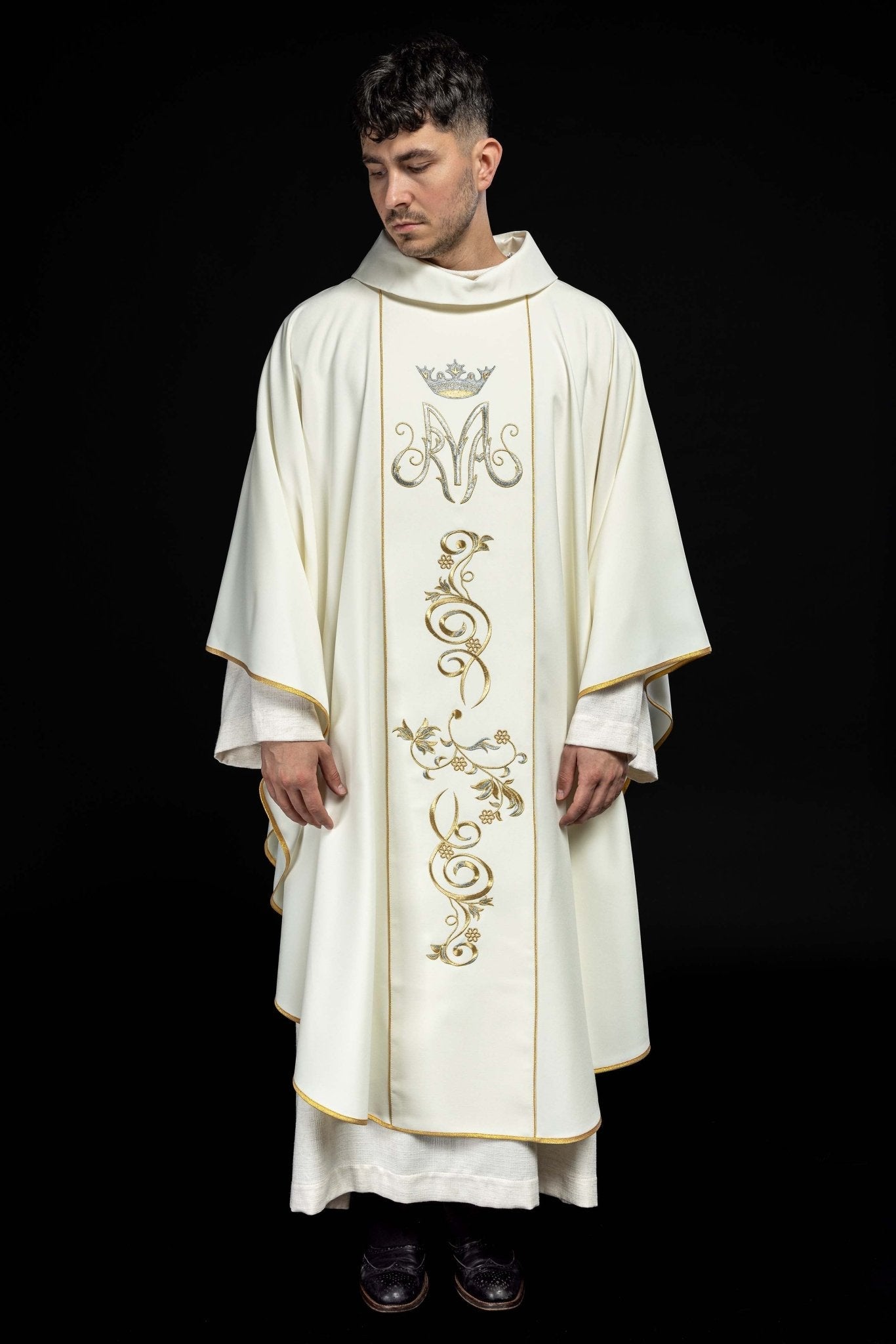 Ornat liturgiczny Maryjny z pasem haftowanym ecru