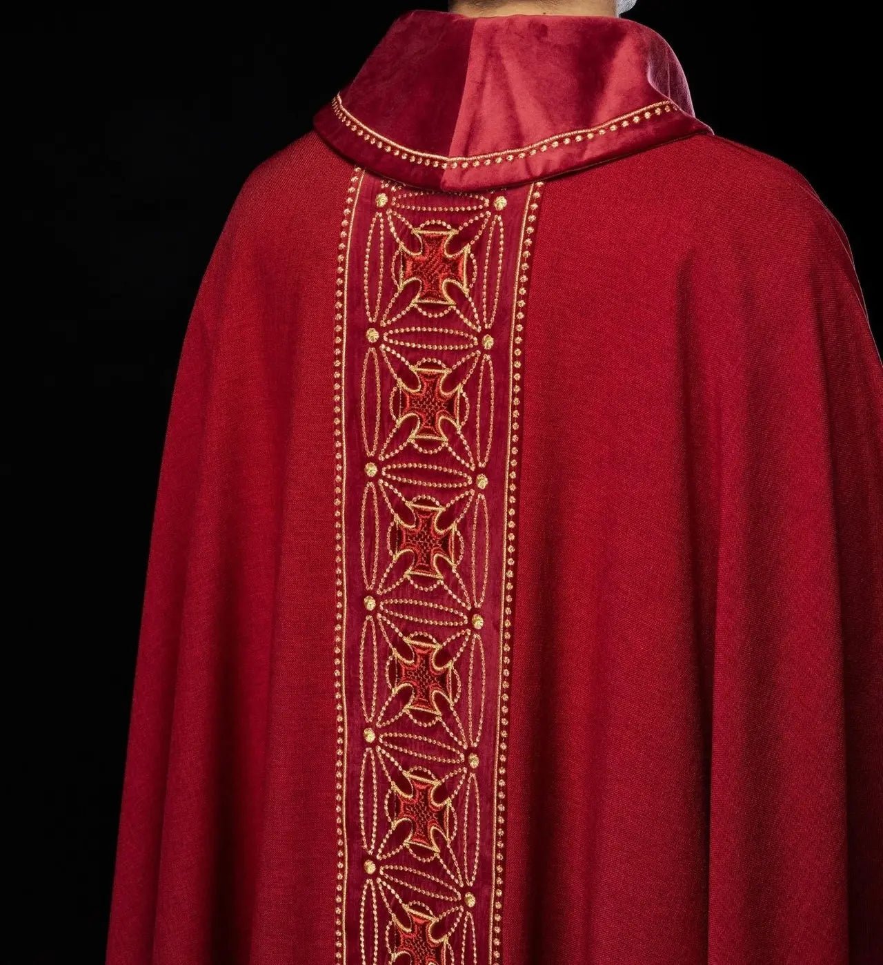 Liturgical chasuble with richly decorated belt with crosses in red color