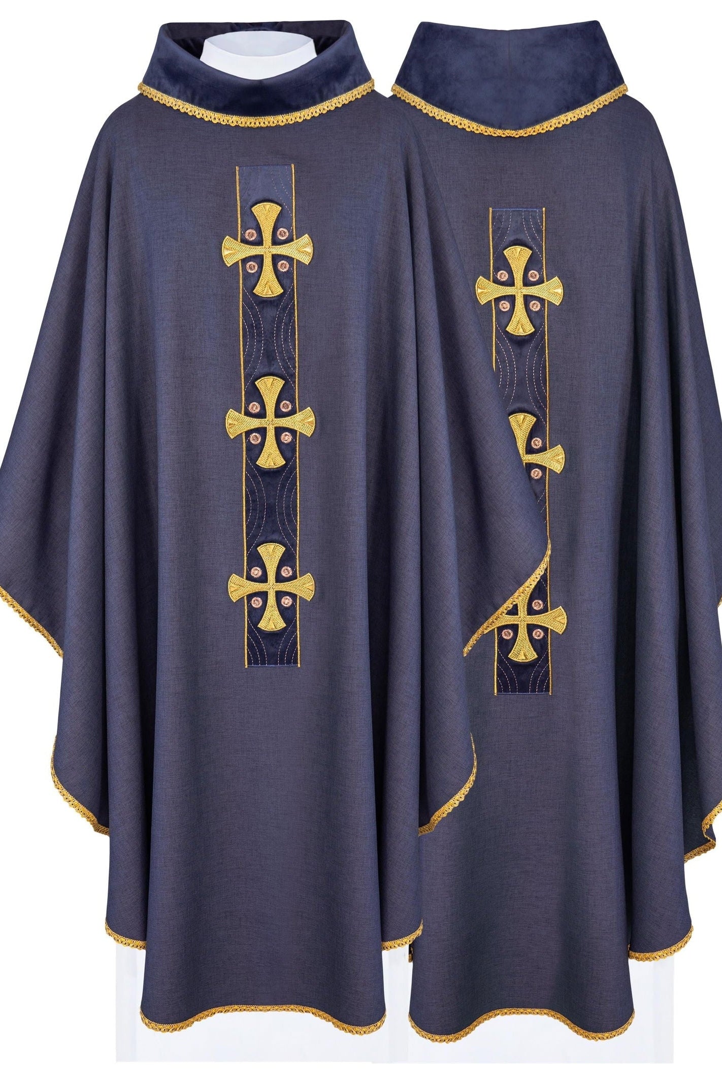 Chasuble in embroidered gold crosses and piping on collar in purple