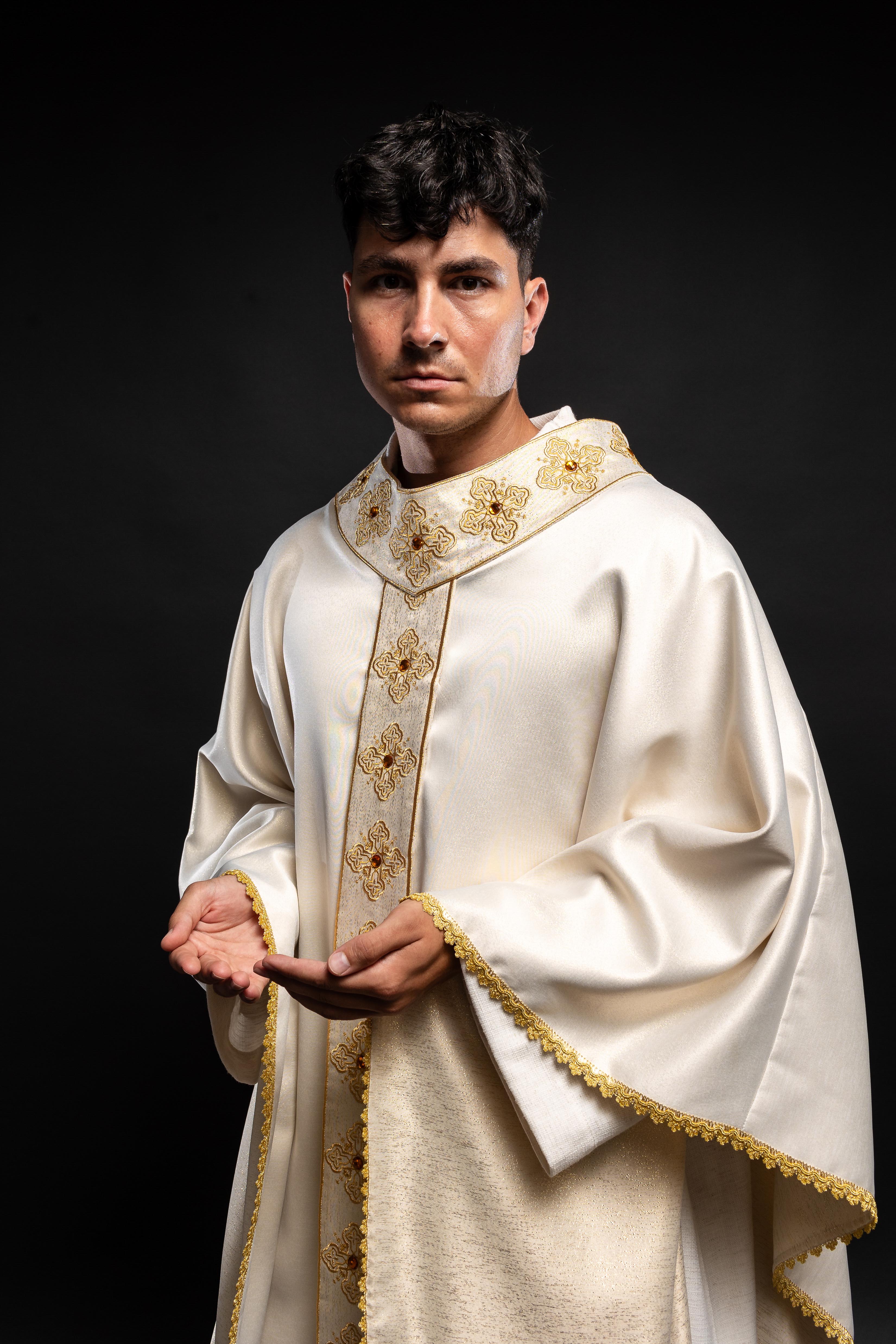 Chasuble in ecru color with embroidered belt and collar decorated with stones