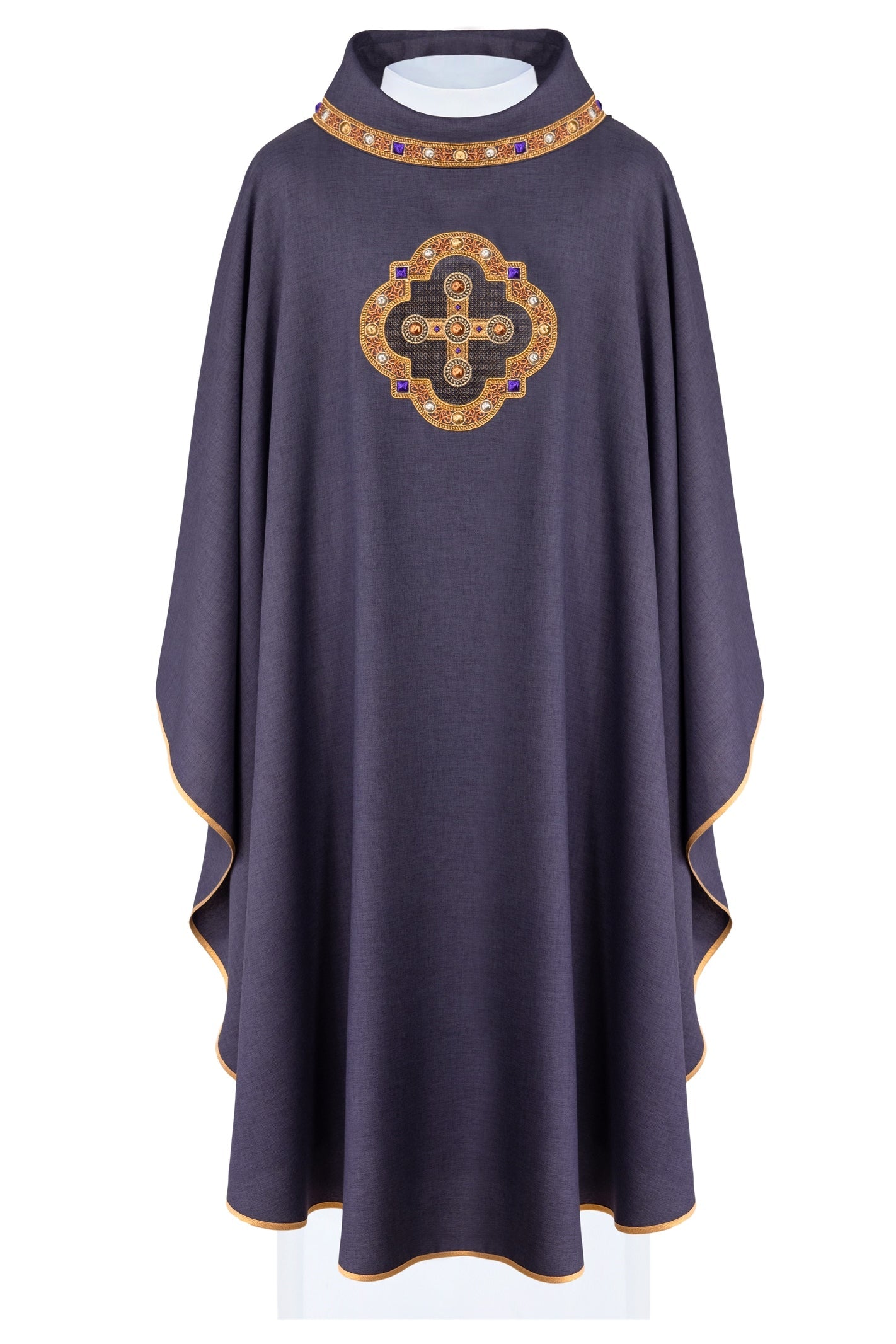 Chasuble in purple with embroidered piping on the collar and around the embroidery of the cross