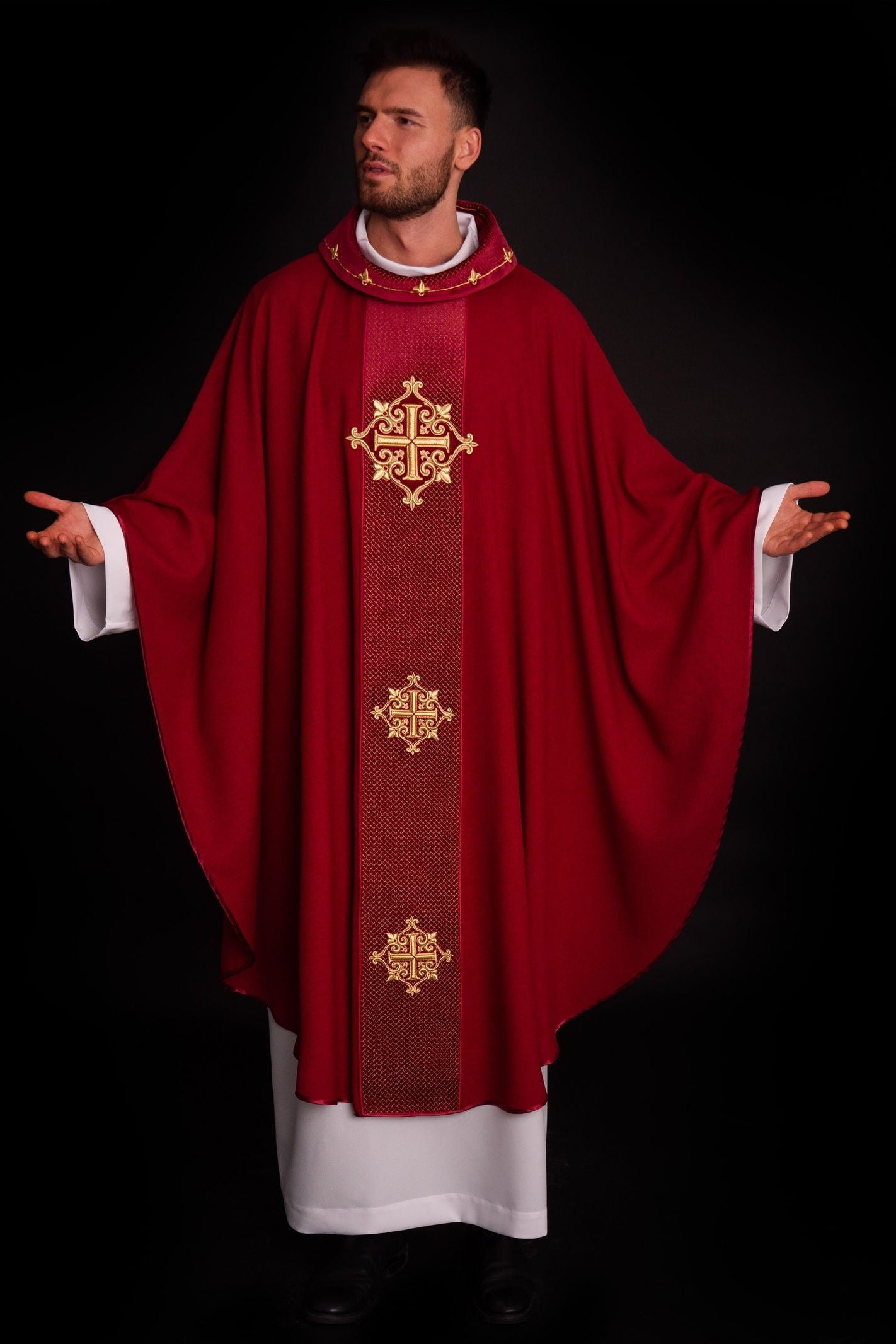 Chasuble with red velvet belt and cross embroidery