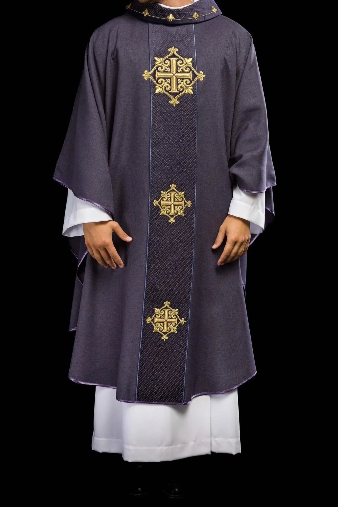Chasuble with velvet purple belt and embroidery of crosses
