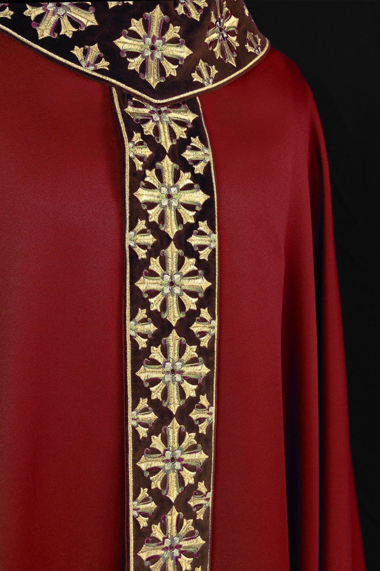 Chasuble with brilliant red embroidery