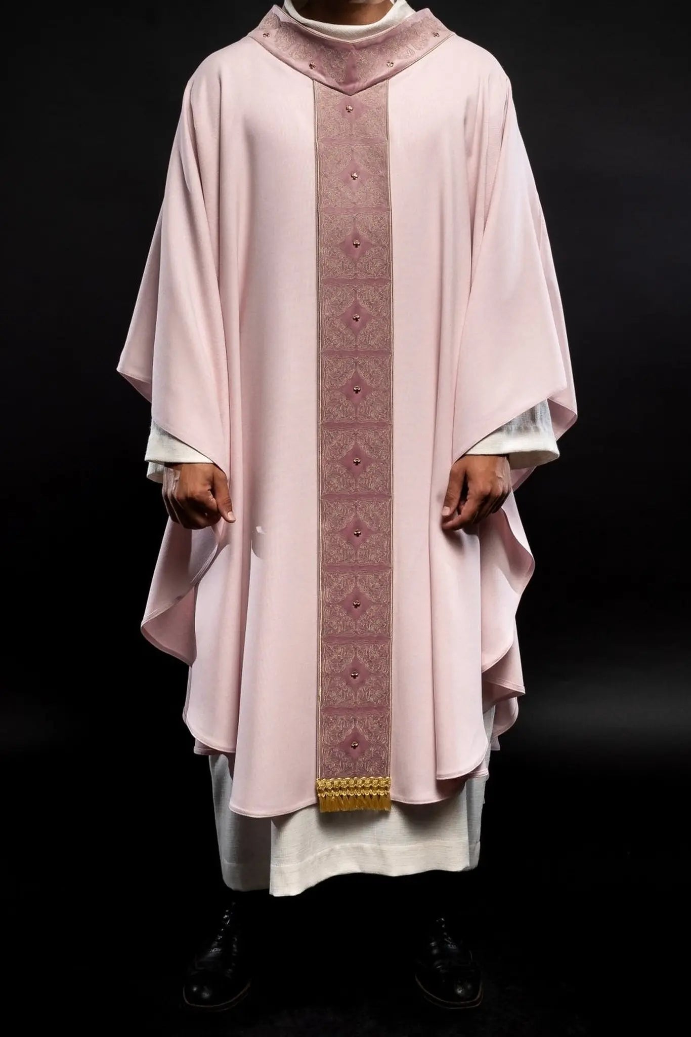 Chasuble with richly embroidered belt and collar in pink