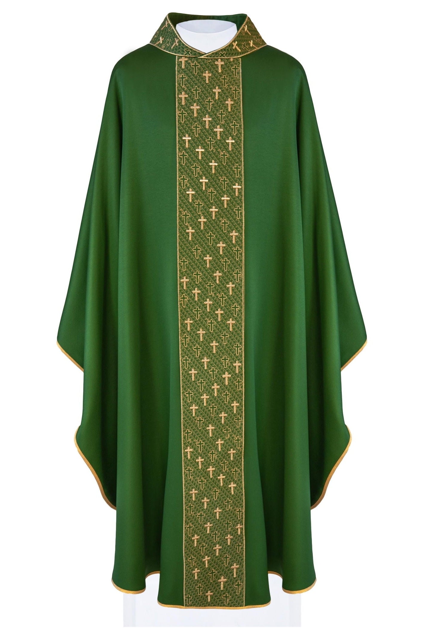 Chasuble with richly embroidered belt in crosses in green