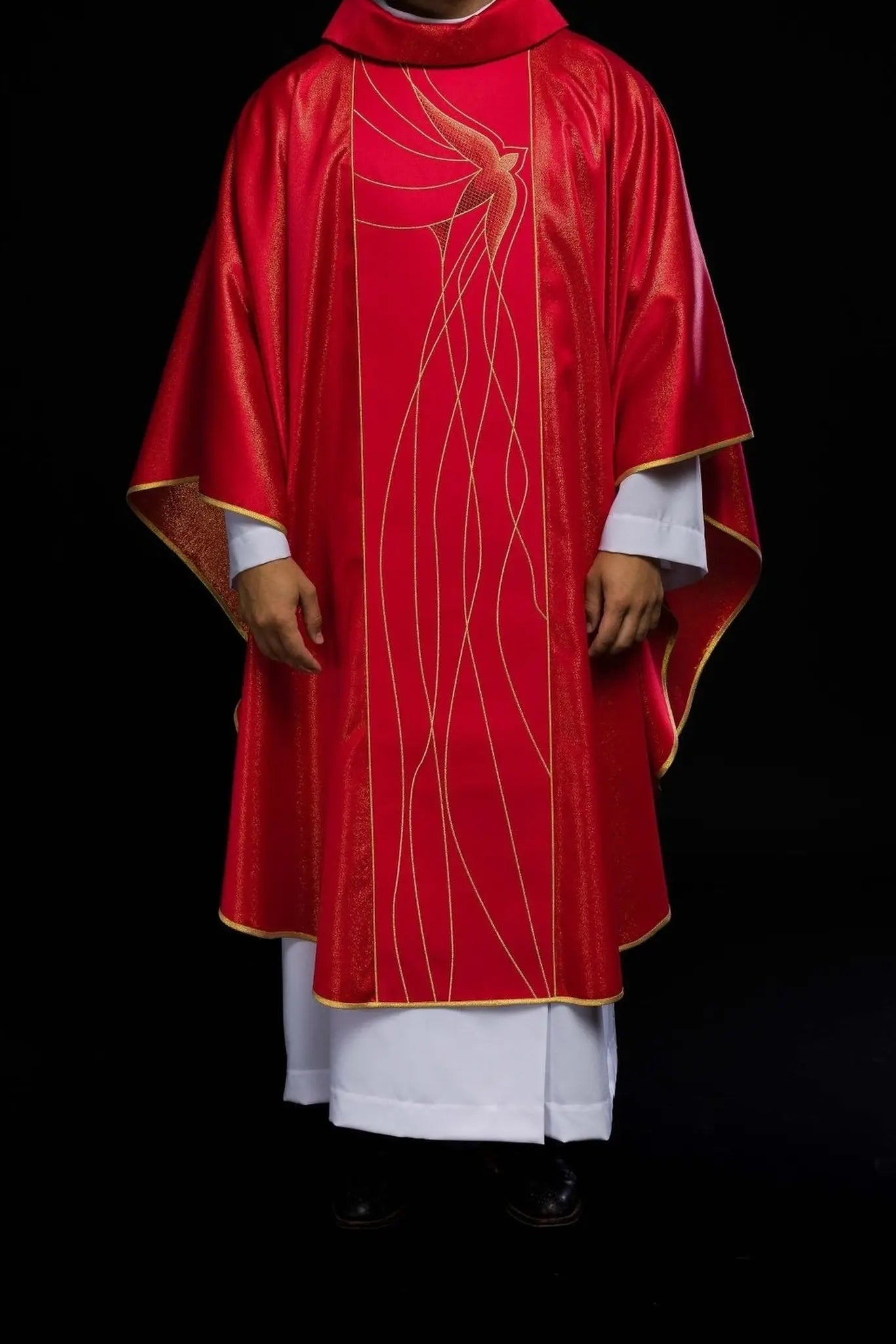 Chasuble of shiny fabric richly embroidered in red