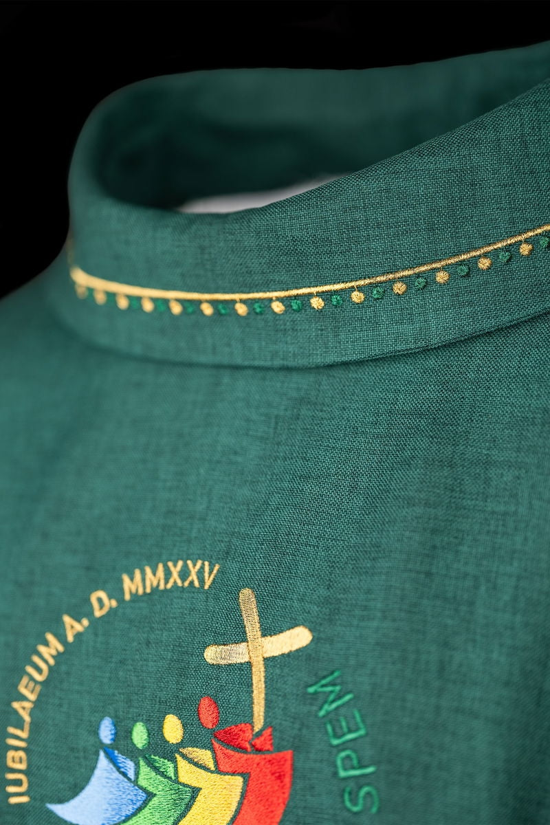 Chasuble with jubilee embroidery with collar trim in green