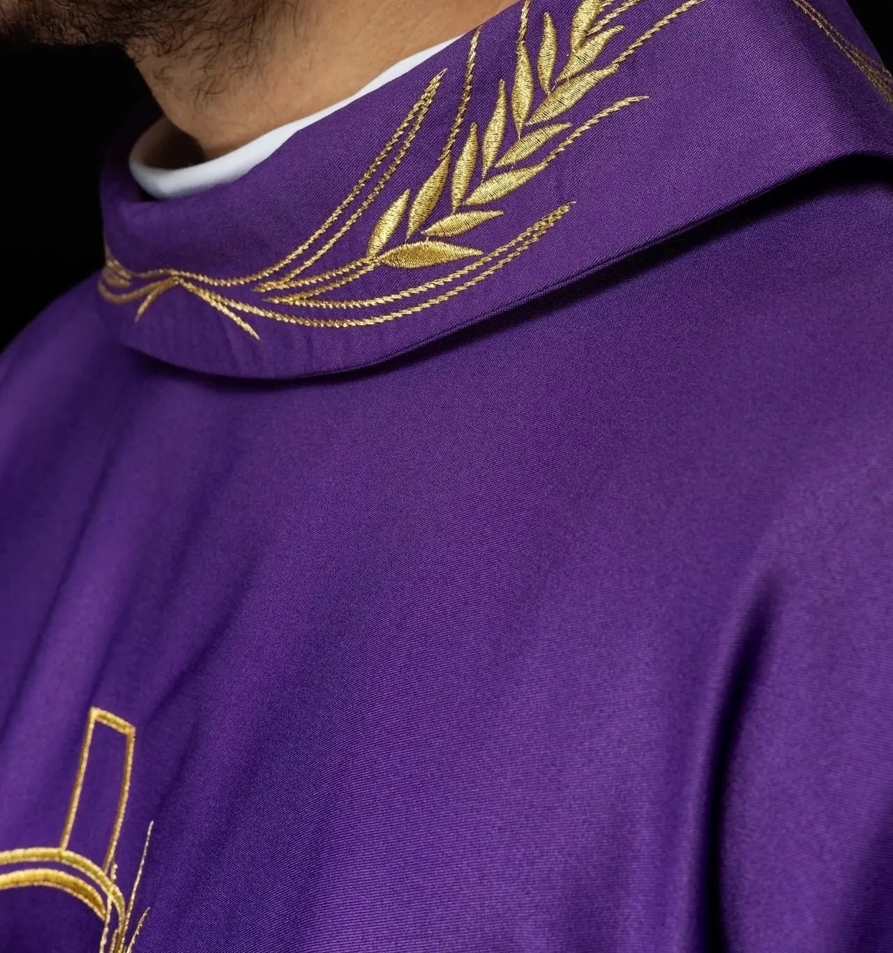 Chasuble with embroidered cross and ear motifs in purple