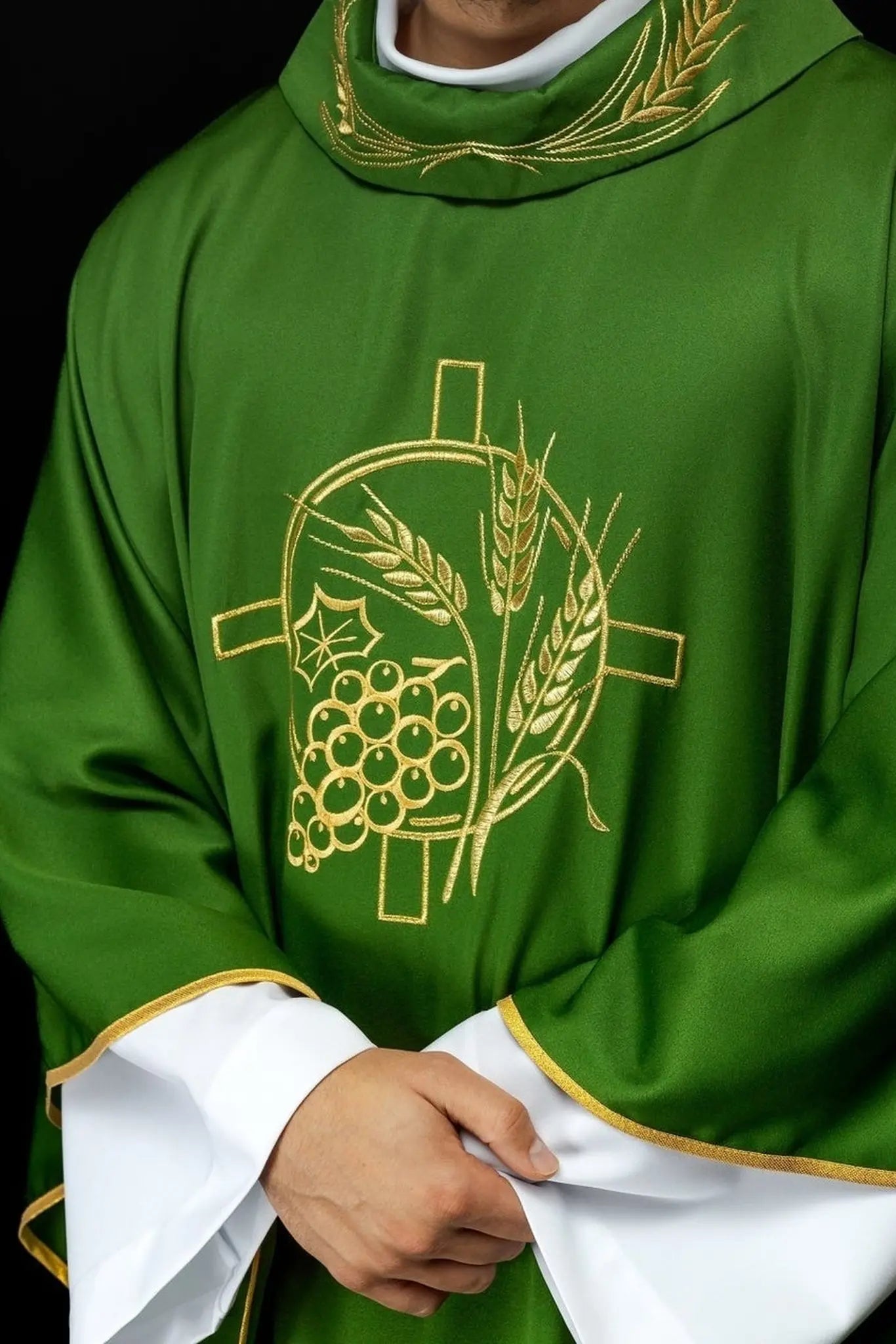 Chasuble with embroidered cross and ear motifs in green