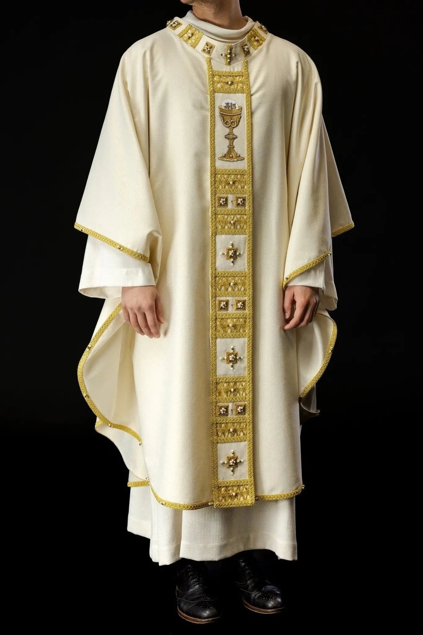 Handmade Chasuble with Natural Stones – Collection Handmade 7008