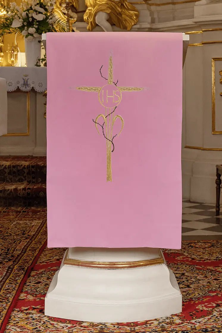 Serviette for lectionary with gold cross embroidery