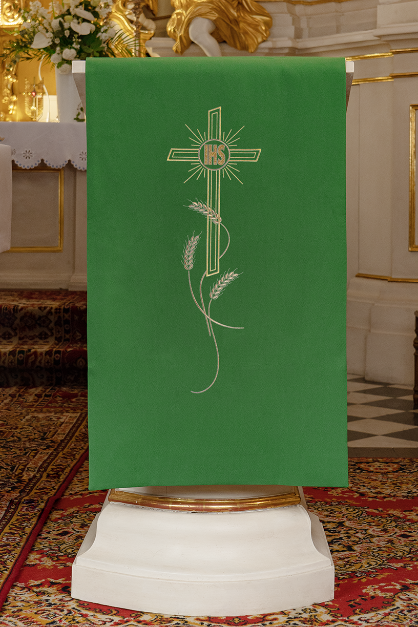 Embroidered lectern napkin with cross and IHS motif