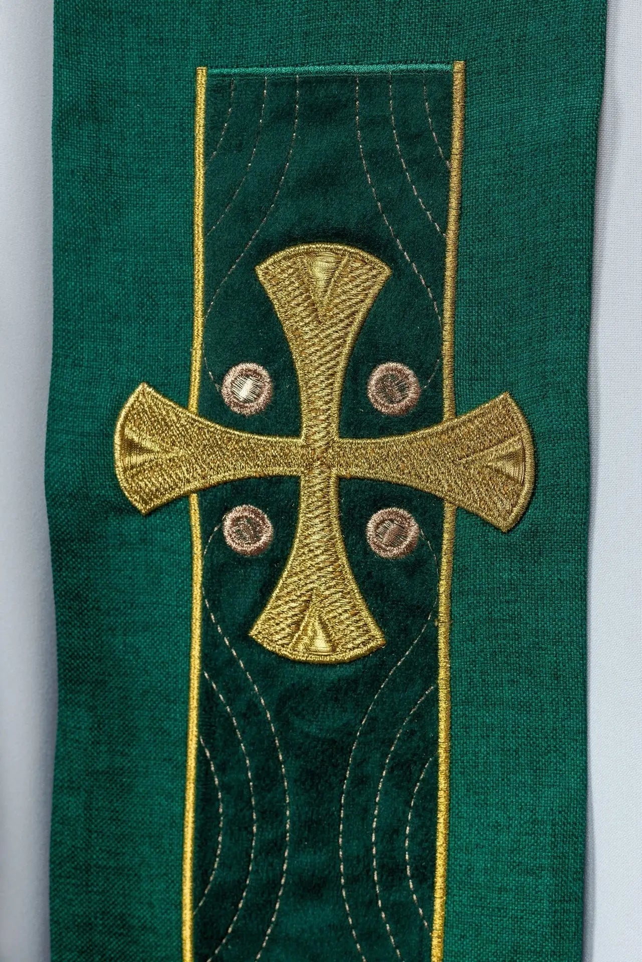 Embroidered stole with crosses green