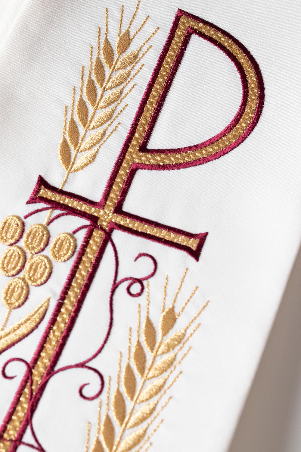 Priestly stole embroidered cross with grapes ecru