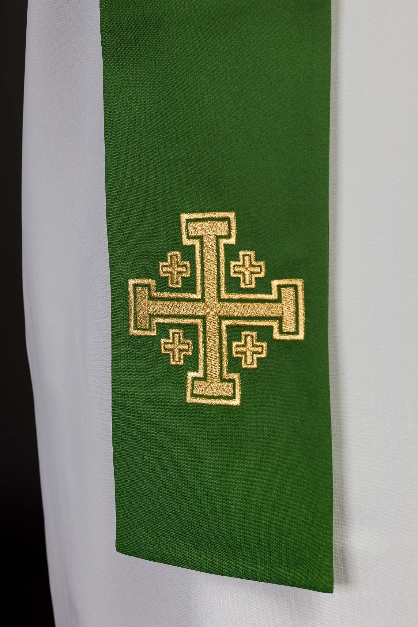 Stuła kapłańska haftowana zielona Krzyż Jerozolimski