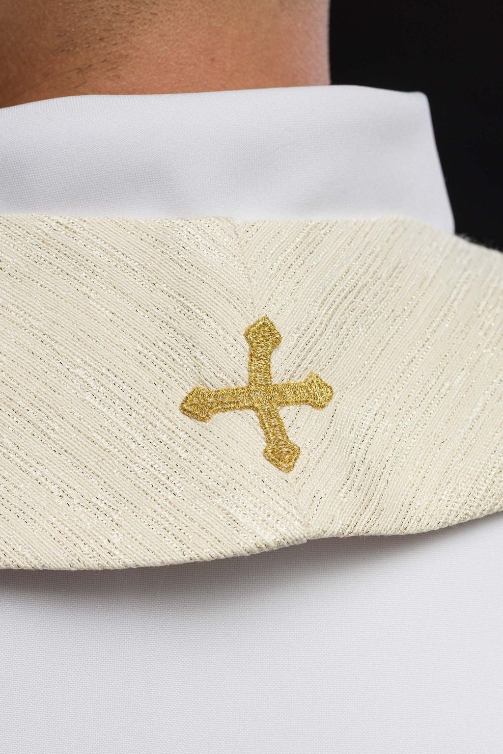 Stuła kapłańska z haftowanym IHS i kielichem eucharystycznym ecru