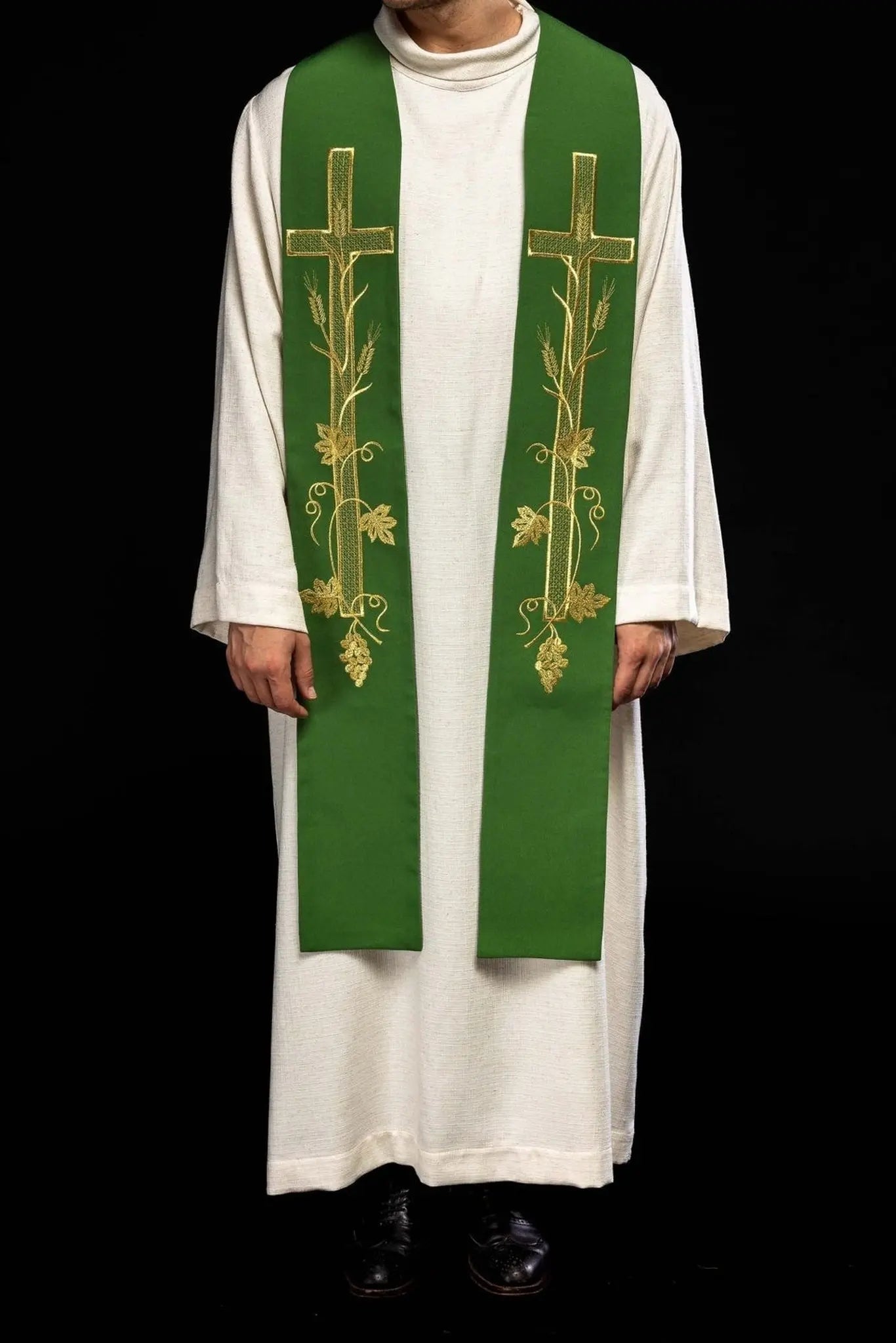 Green embroidered priest's stole Cross