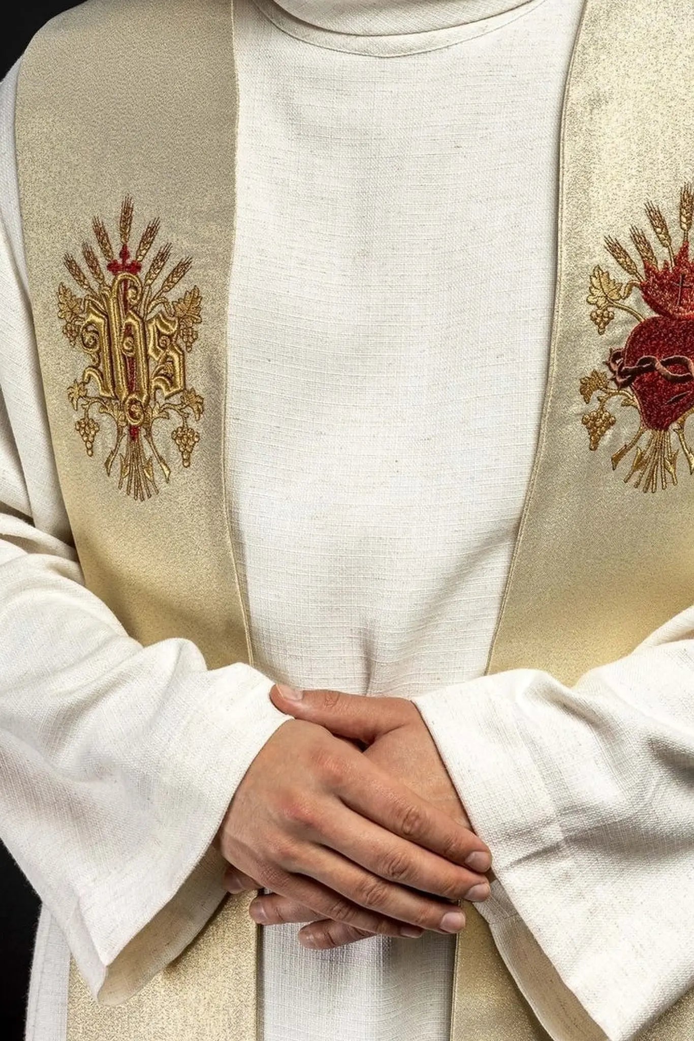 Golden embroidered priest's stole