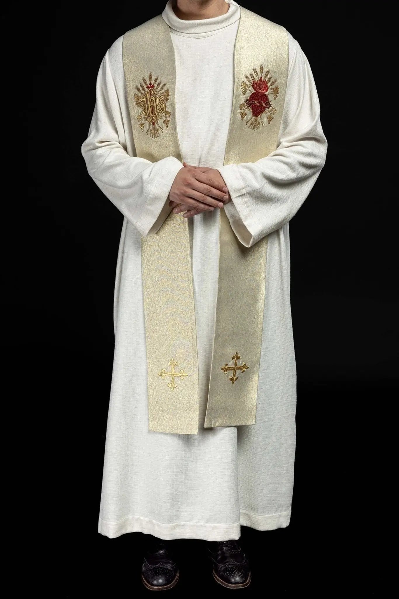 Golden embroidered priest's stole