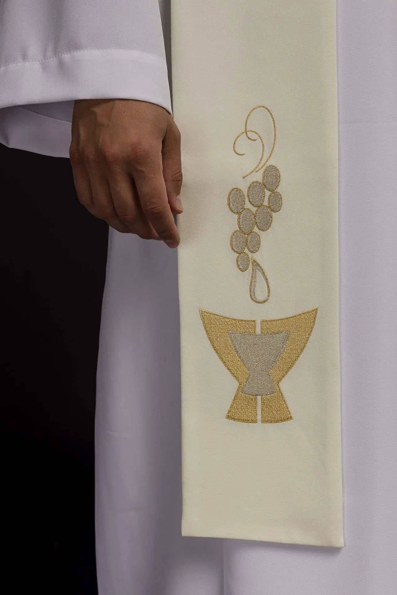 Chalice, Spikes and Grapes stole in ecru