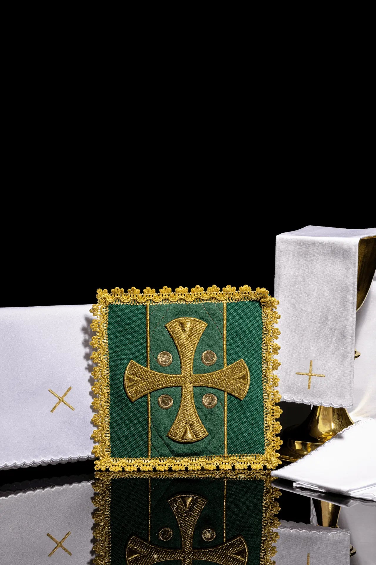 Green Chalice Linen Set Embroidered on Velvet