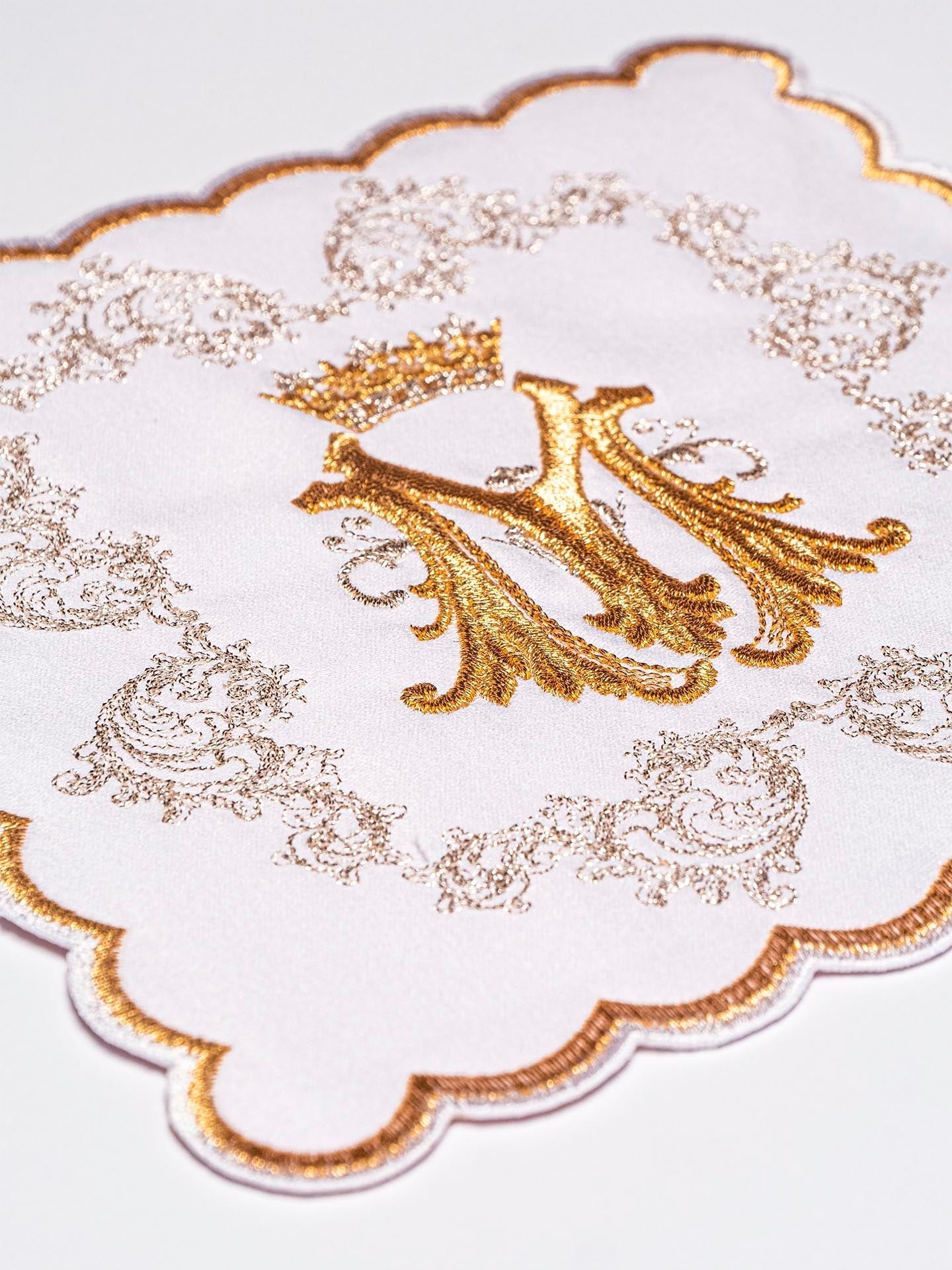 Golden chalice linen with Marian embroidery