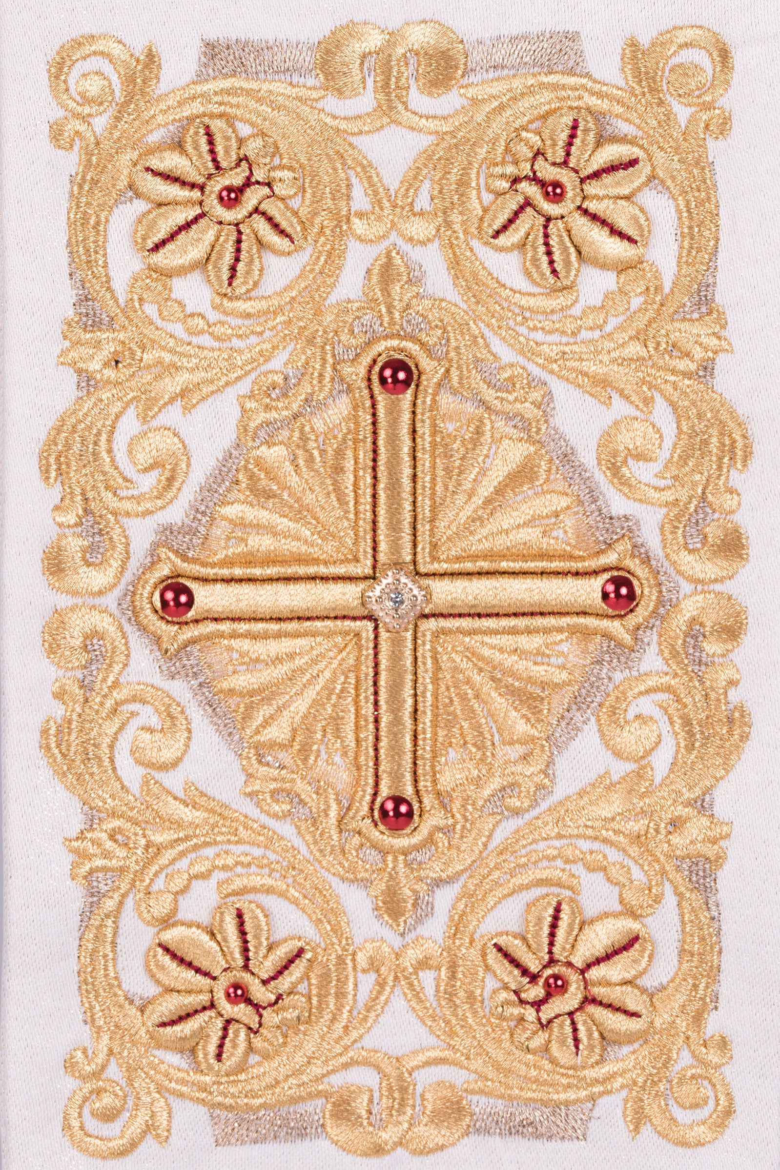 Gold chasuble richly embroidered decorated with stones